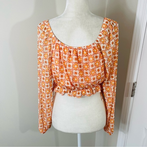 Madden NYC 70s Orange Floral Cropped Keyhole Top with Long Sleeves - LARGE - Picture 11 of 13